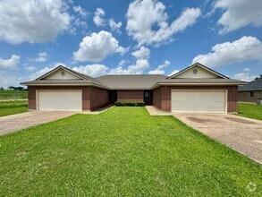 Building Photo - 3000 Clydesdale Way