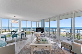 Building Photo - 669 NE Plantation Rd