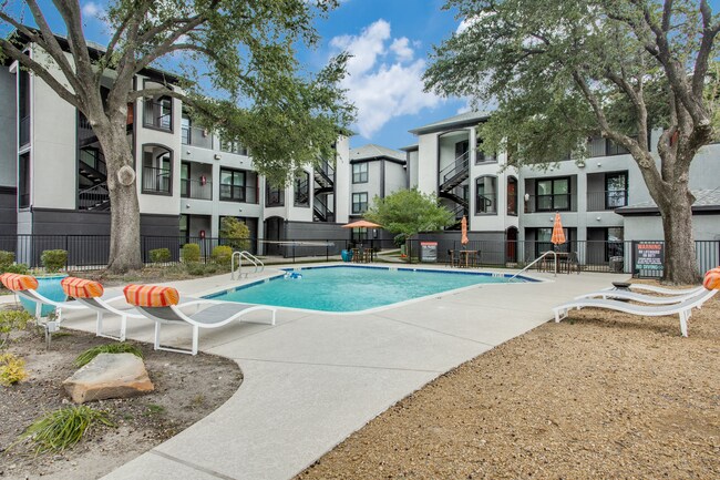 Foto del edificio - The Loren Apartments