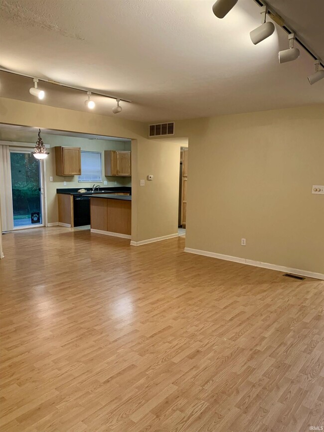 Building Photo - 3882 Claybridge Dr