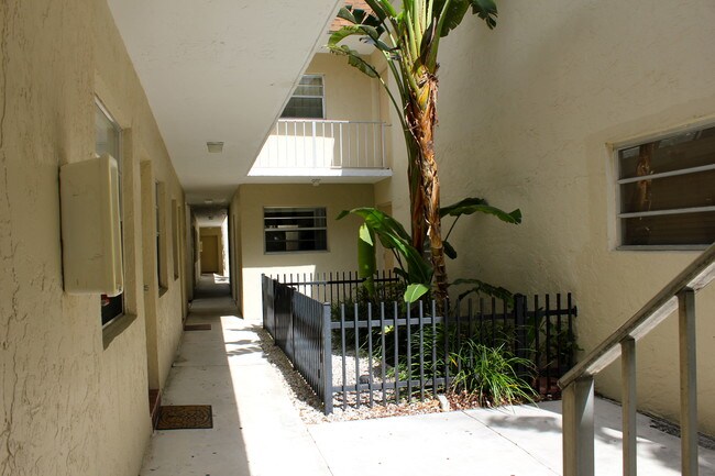 Foto del edificio - 610 NE 1st Ave