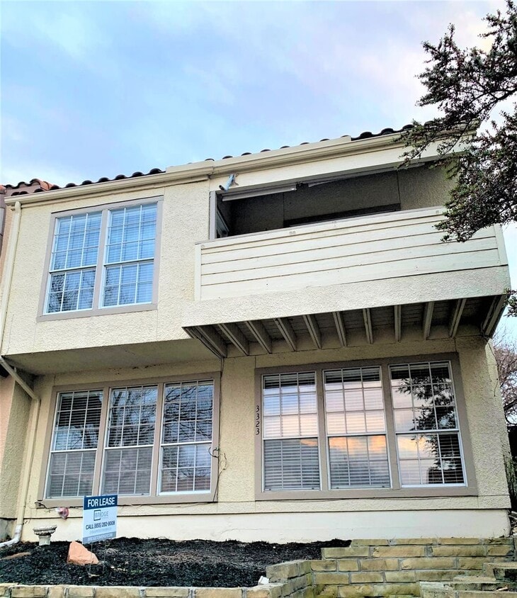 Foto principal - 3323 Augusta Blvd