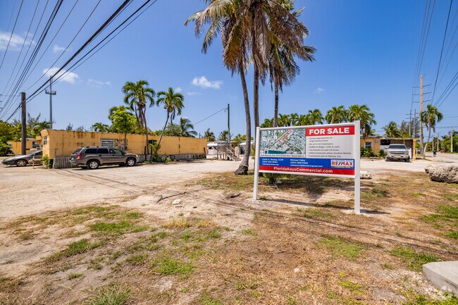 5730 4th Ave esquina de 4th Ave y Front St. - 5730 4th Ave