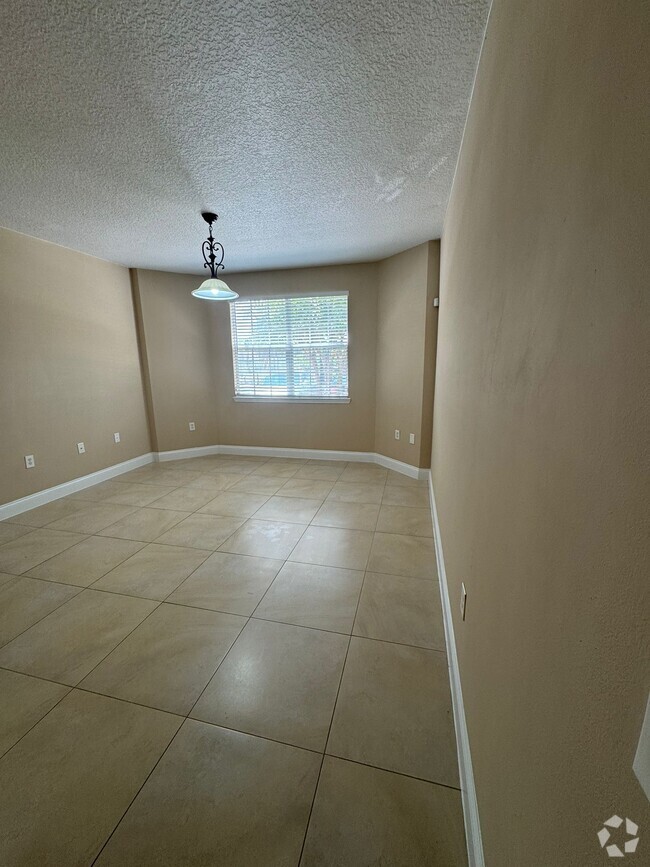 Building Photo - 10831 Windsor Walk Dr