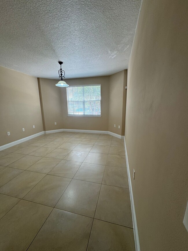 Building Photo - 10831 Windsor Walk Dr