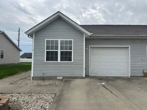 Building Photo - 1651 W Kole Dr