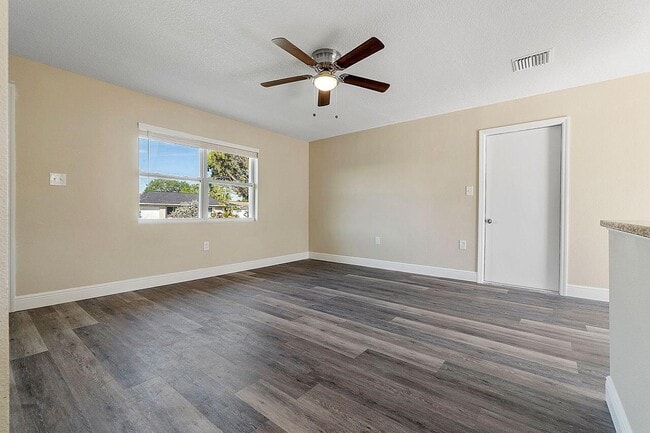 Building Photo - 140 S Marjorie Ct