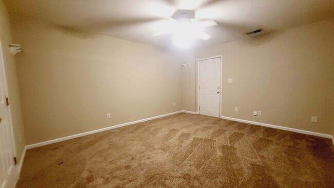 Foto del edificio - 818 Tiger Ln