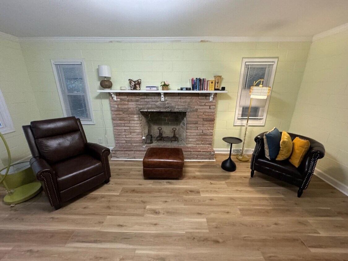 Foto principal - 1305 Lynn Rd