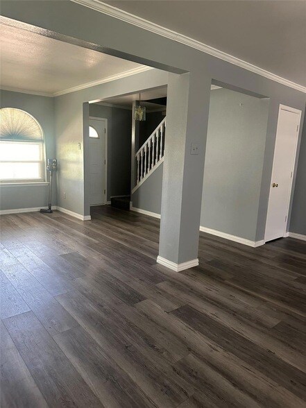 Building Photo - 4412 W Dickson Ln