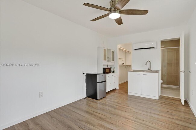 Foto del edificio - 920 SW 30th St