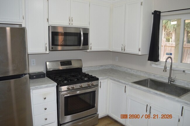 Foto del edificio - 632 Walnut Ave