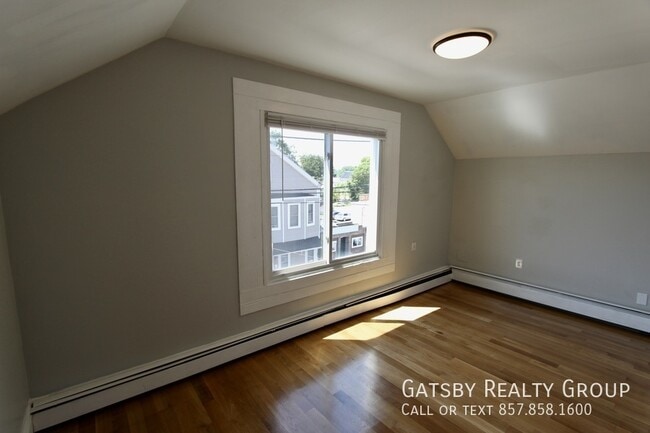 Building Photo - 506 Revere St