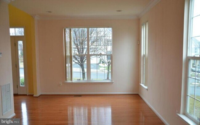 Foto del edificio - 21323 Village Green Cir