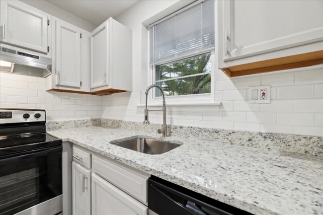 Building Photo - 1314 Wharton Dr