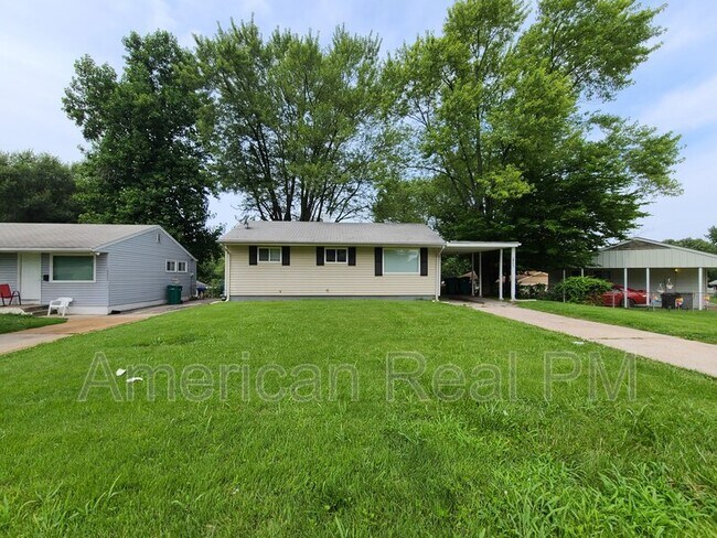 Building Photo - 10657 Spring Garden Dr