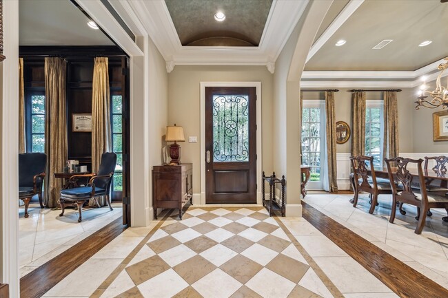 Building Photo - 3108 University Blvd