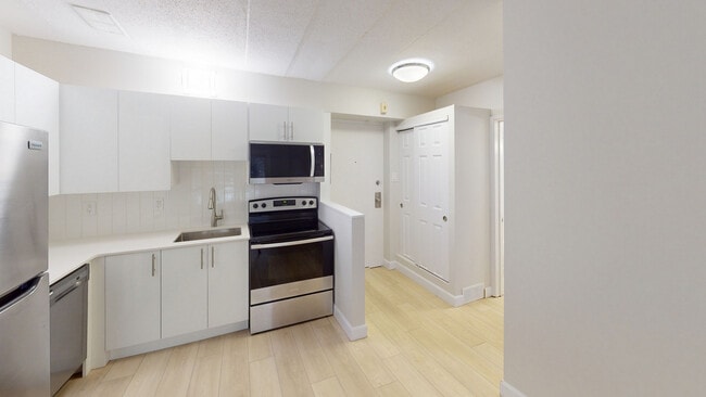 Building Photo - Britannia Park