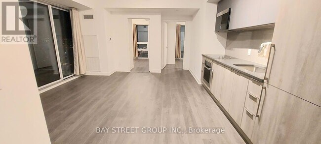 Photo du bâtiment - 2033 Kennedy Rd