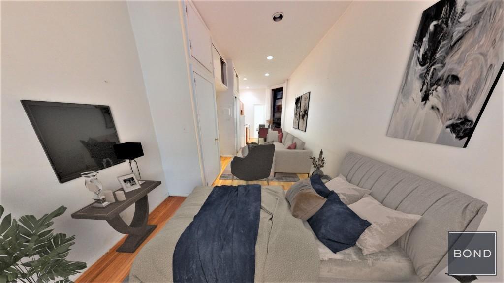 Foto principal - 315 E 93rd St