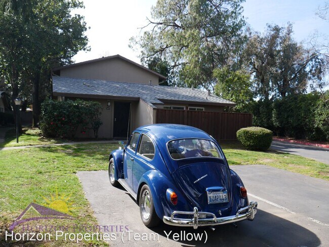 Foto del edificio - 2 br, 1 bath House - 8607D La Riviera Dr