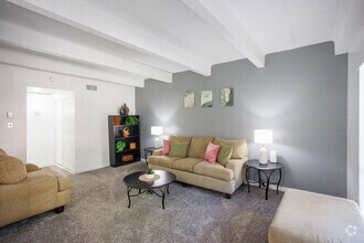 Building Photo - Sunset Pointe