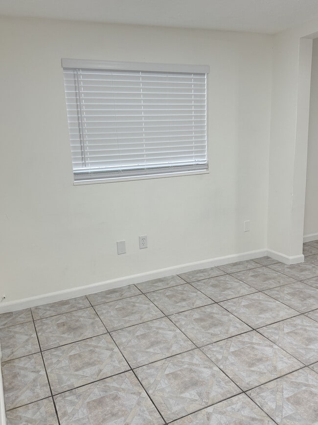 Foto del edificio - 350 Walker Ave