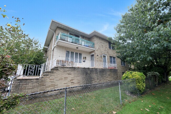 Foto del edificio - 300 Glen Ave