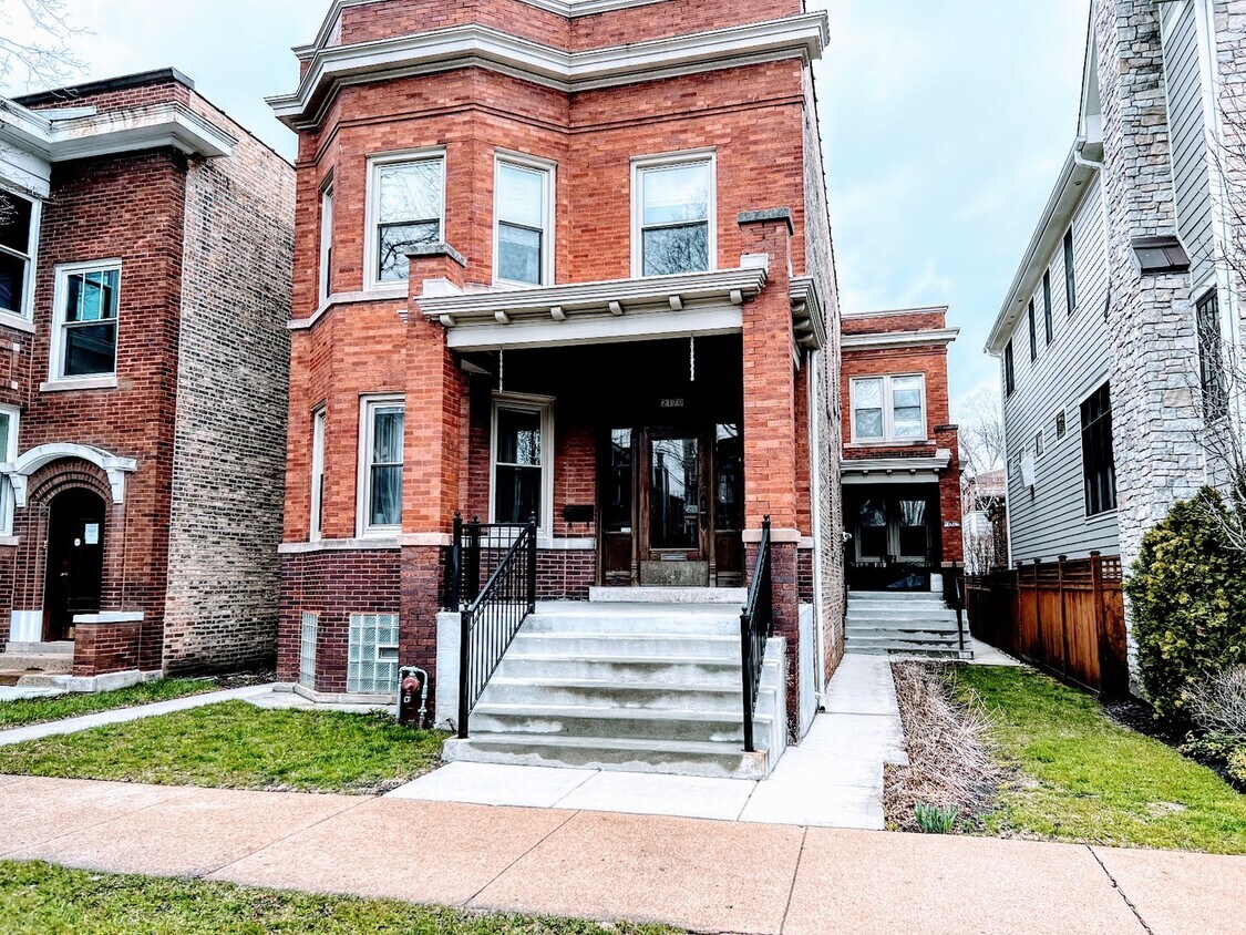 Primary Photo - 2170 W Windsor Ave