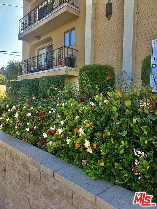 Foto del edificio - 1097 S Bedford Dr