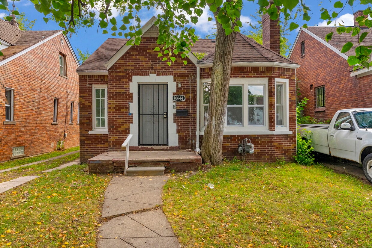 Primary Photo - 10644 Stratman St