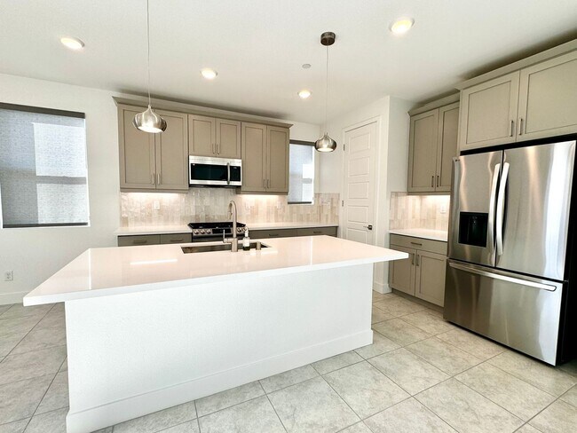 Foto del edificio - AVAILABLE NOW! GORGEOUS 3 BED / 3 BATH NEW...