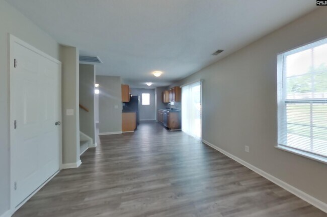 Building Photo - 308 Fox Trot Dr