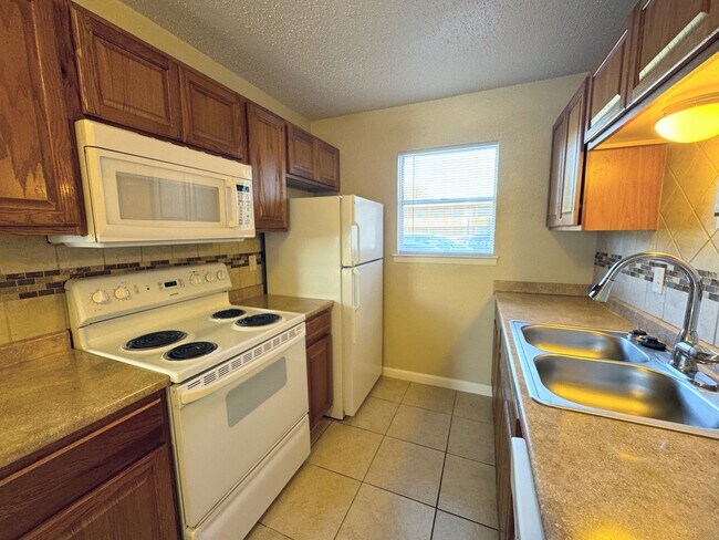 Foto del edificio - 1020 N Gilmer St