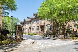 Building Photo - 913 Telfair Close