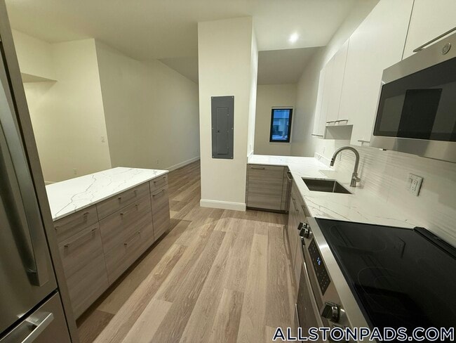 Foto del edificio - 1079 Commonwealth Ave