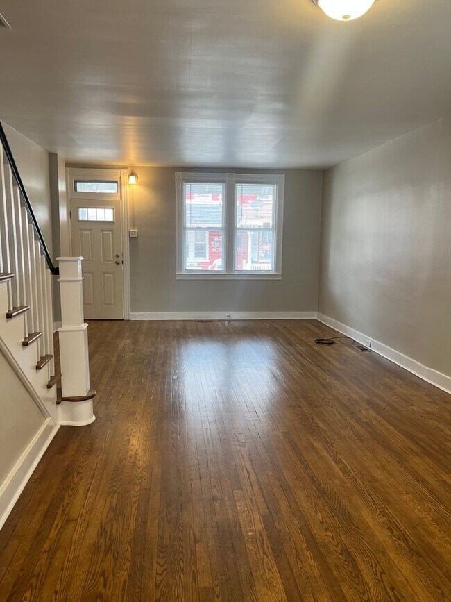 Building Photo - Renovated 4 Bedroom, 1.5 Bathroom in Lanca...