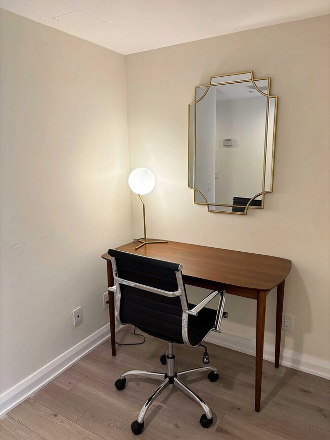 Building Photo - 14A Hazelton Ave