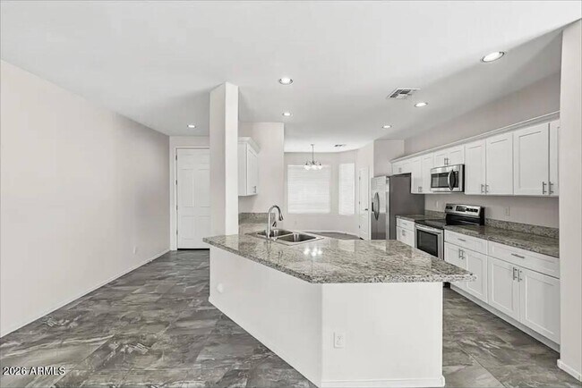 Foto del edificio - 10821 W Madison St