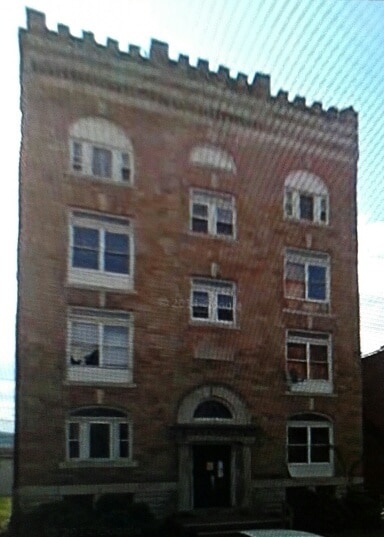 Building Photo - 2213 Broad Ave