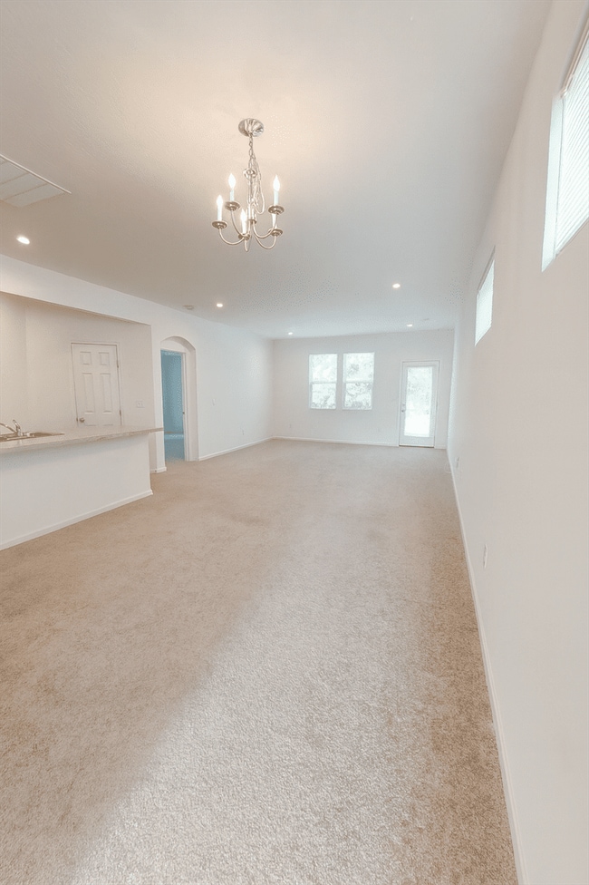 Building Photo - 5815 Parkview Ln