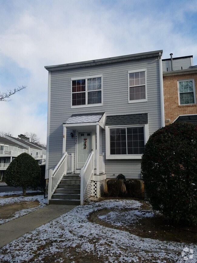 Building Photo - 4950 Rosebay Pl