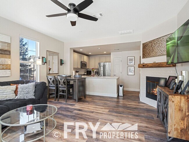 Foto del edificio - Beautiful Townhome in a Great Location