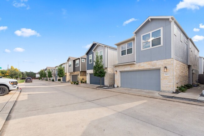 Foto del edificio - 5426 Oriente Ln