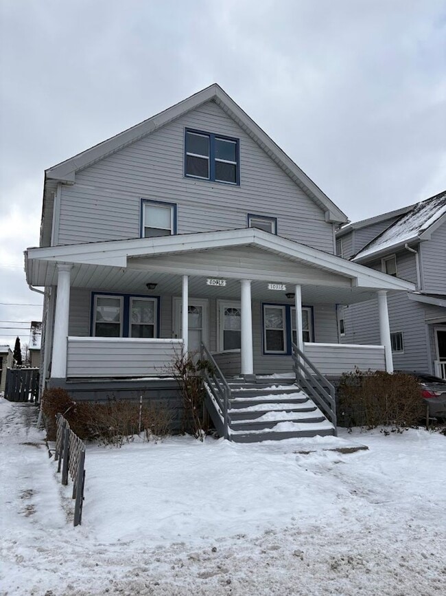 Building Photo - 10118 Russell Ave