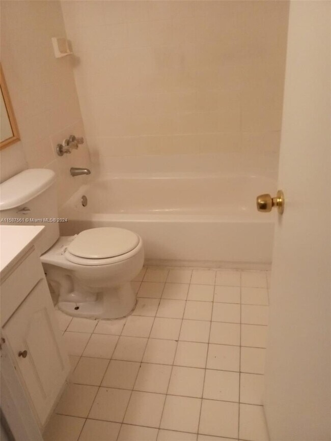 Foto del edificio - 4006 Lakeside Dr