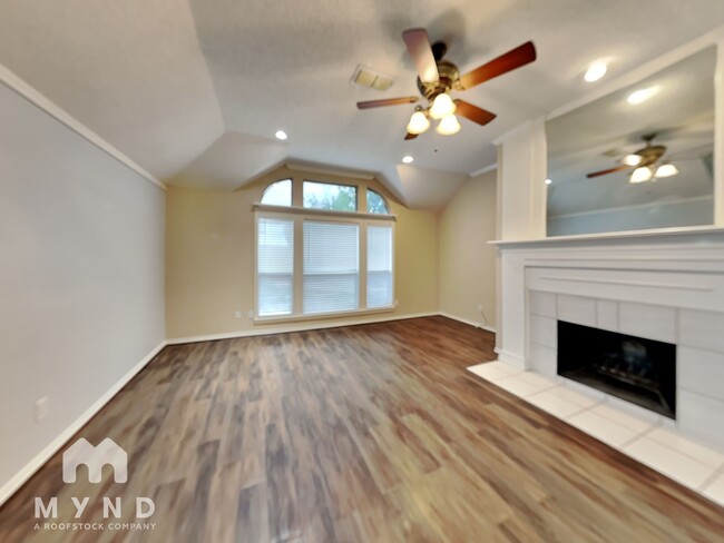 Building Photo - 7116 Meadowside Rd S