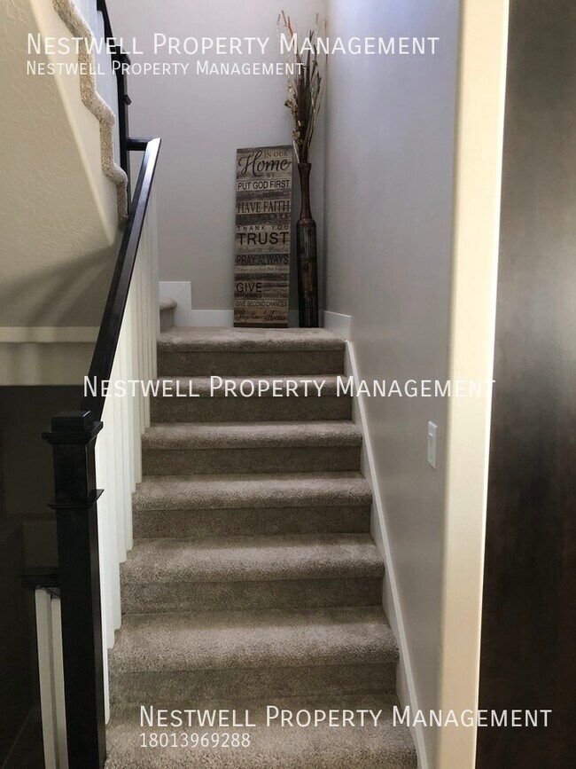 Foto del edificio - 4-bed 2 story townhome