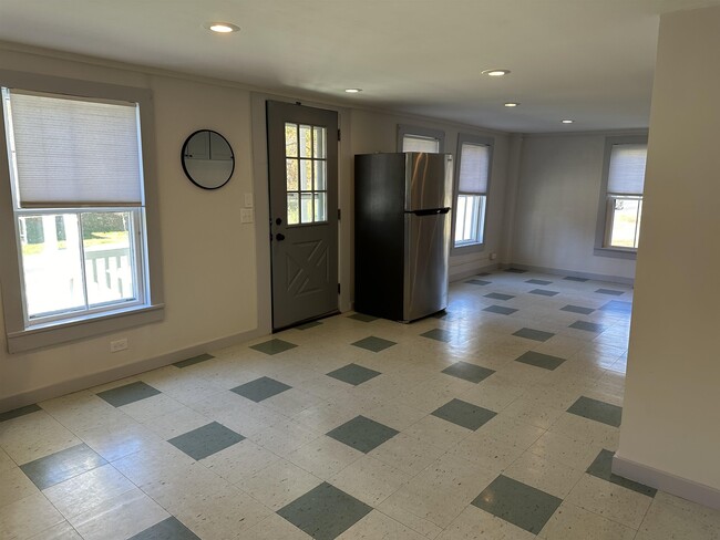 Building Photo - 1436 VT-30