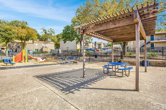 Building Photo - Estancia Estates